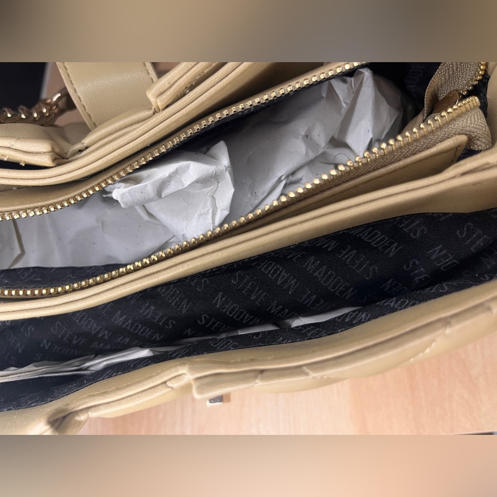 Steve Madden Olive Quilted Handbag - Picture 6 of 9